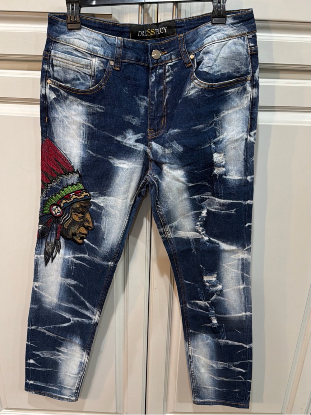 New Men's Distressed Embroidered Dark Blue Jeans 31/30